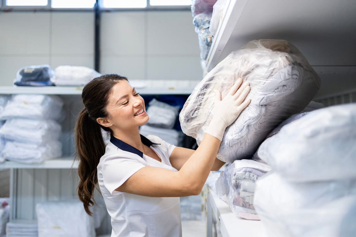 Choosing the Right Commercial Laundry Service for Your Industry